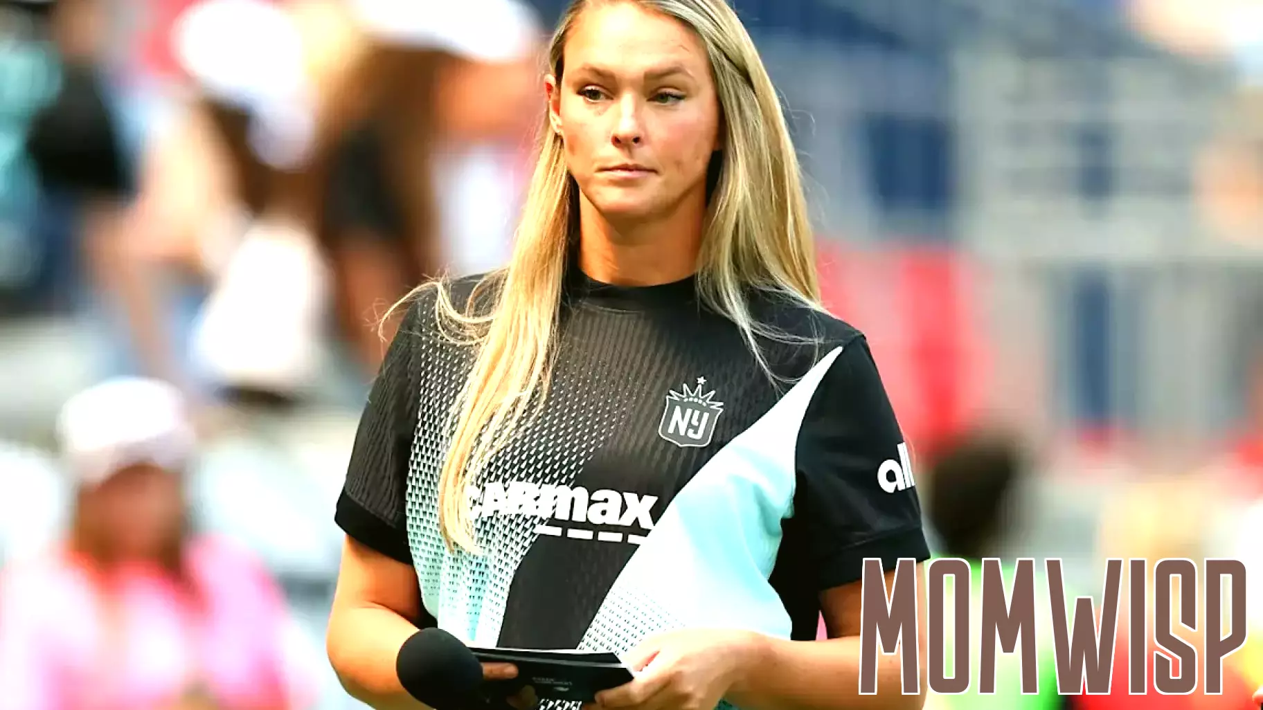 Kylie Kelce Sends a Strong Message to Parenting Critics Over Her 3-Year-Old Daughter Using a Pacifier